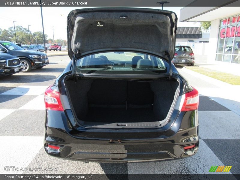 Super Black / Charcoal 2019 Nissan Sentra SV