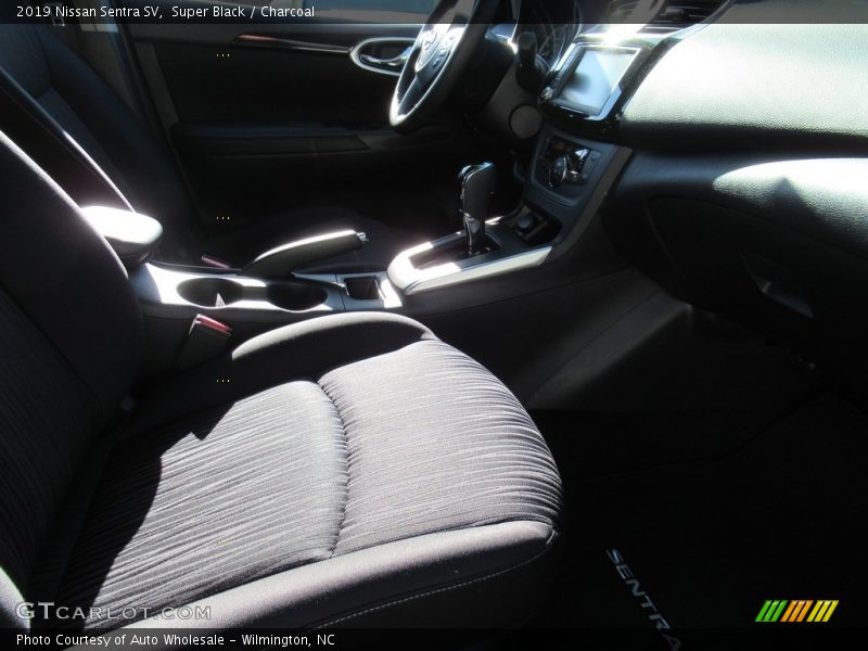 Super Black / Charcoal 2019 Nissan Sentra SV