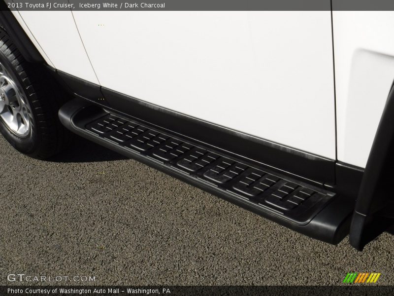 Iceberg White / Dark Charcoal 2013 Toyota FJ Cruiser