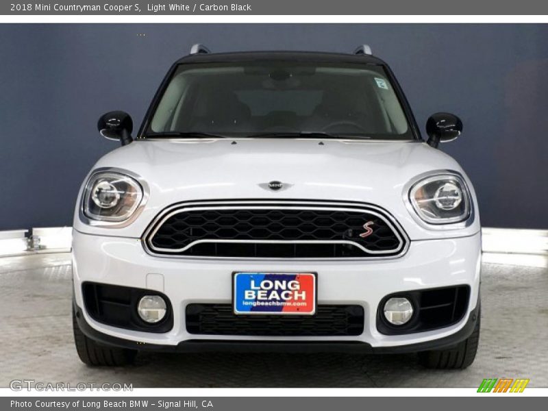 Light White / Carbon Black 2018 Mini Countryman Cooper S