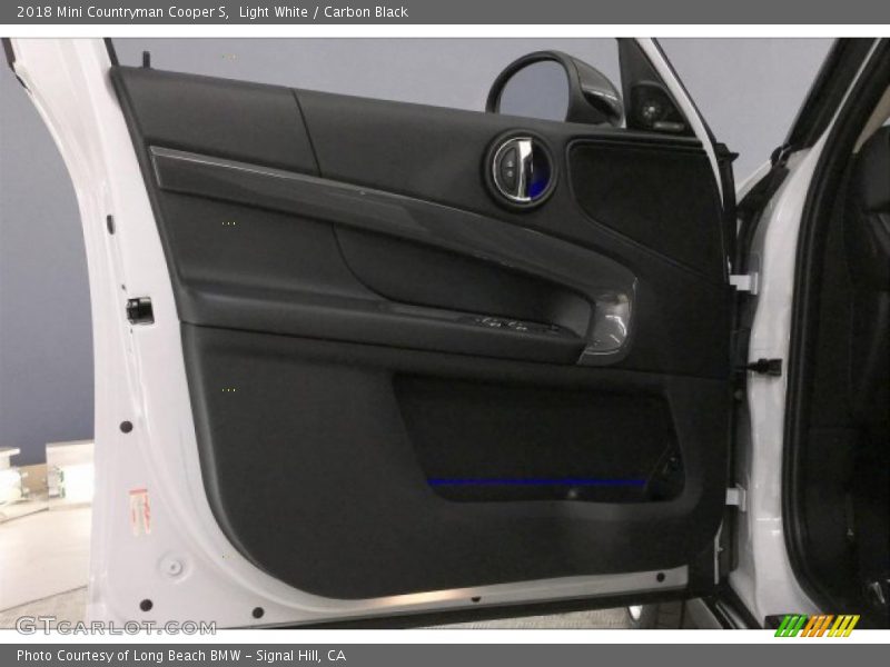 Door Panel of 2018 Countryman Cooper S