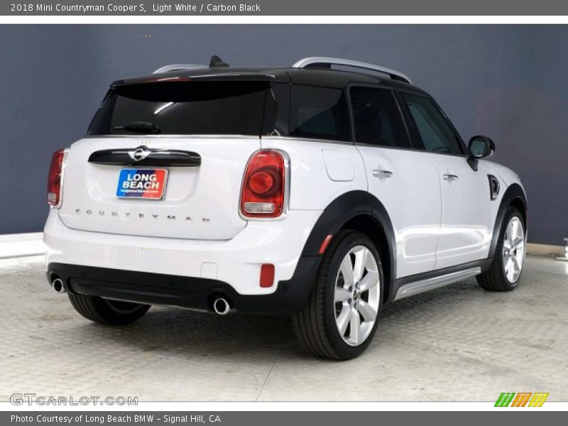 Light White / Carbon Black 2018 Mini Countryman Cooper S