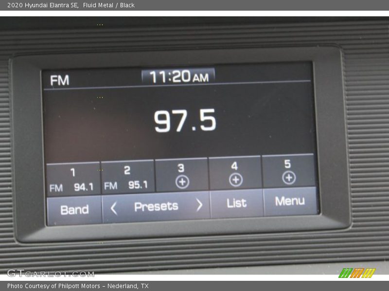 Fluid Metal / Black 2020 Hyundai Elantra SE