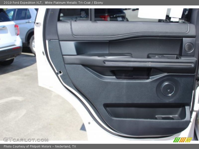White Platinum Metallic Tri-Coat / Ebony 2019 Ford Expedition XLT