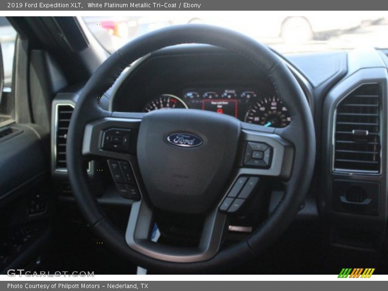 White Platinum Metallic Tri-Coat / Ebony 2019 Ford Expedition XLT