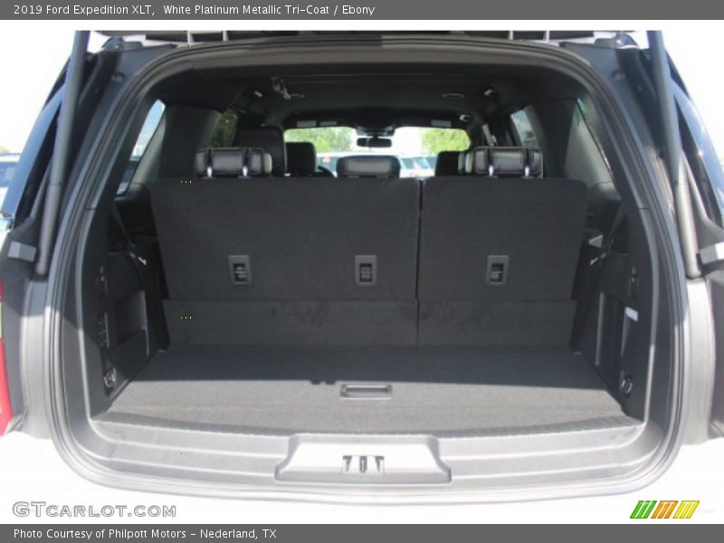 White Platinum Metallic Tri-Coat / Ebony 2019 Ford Expedition XLT