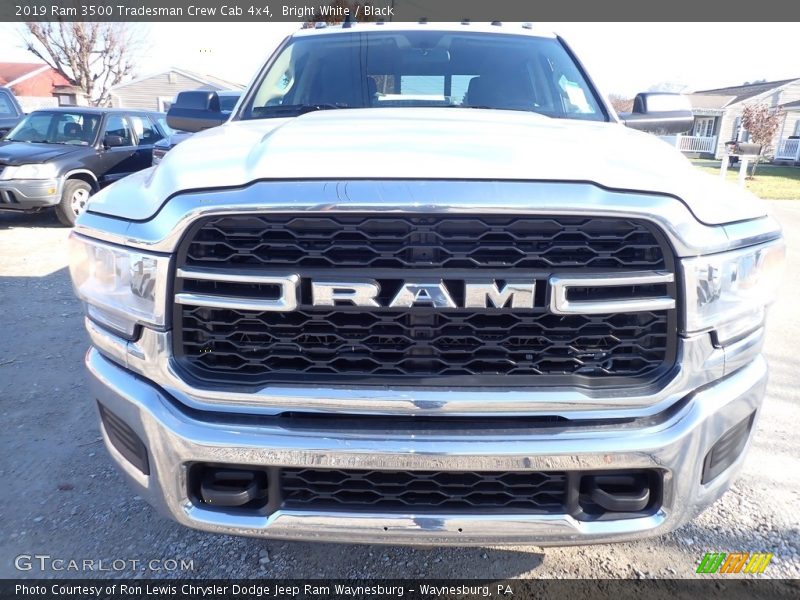 Bright White / Black 2019 Ram 3500 Tradesman Crew Cab 4x4