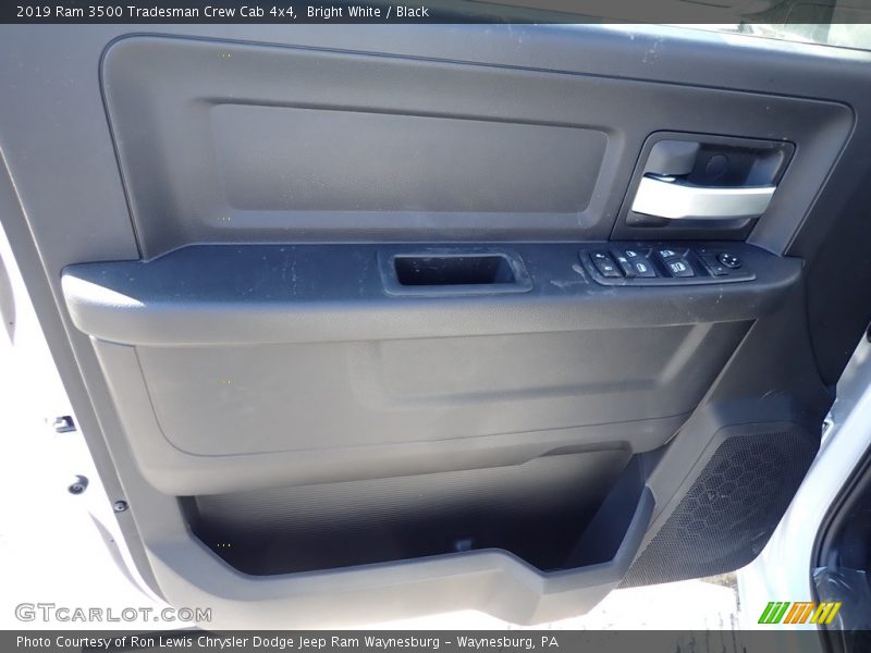 Bright White / Black 2019 Ram 3500 Tradesman Crew Cab 4x4