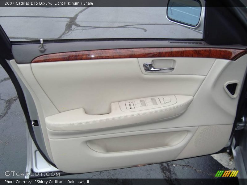 Light Platinum / Shale 2007 Cadillac DTS Luxury