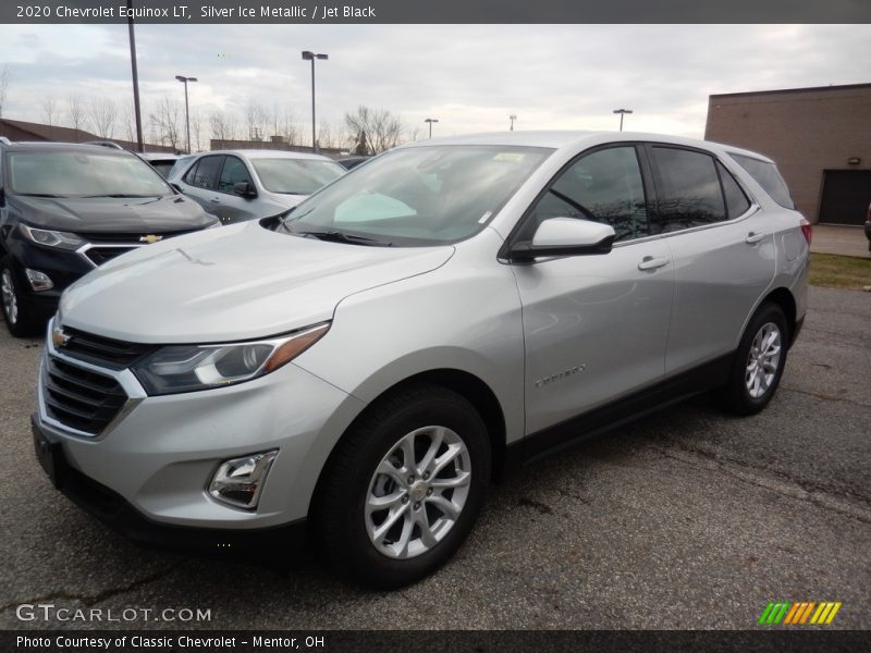 Front 3/4 View of 2020 Equinox LT
