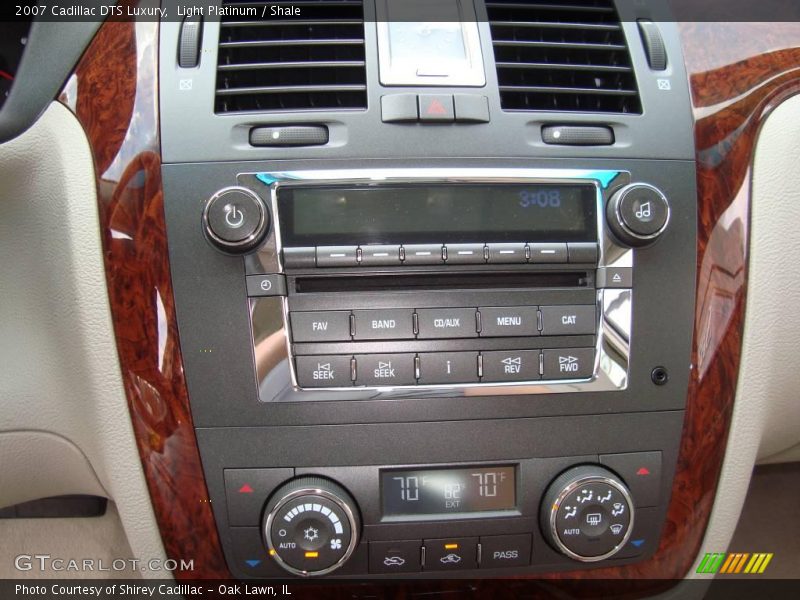 Light Platinum / Shale 2007 Cadillac DTS Luxury