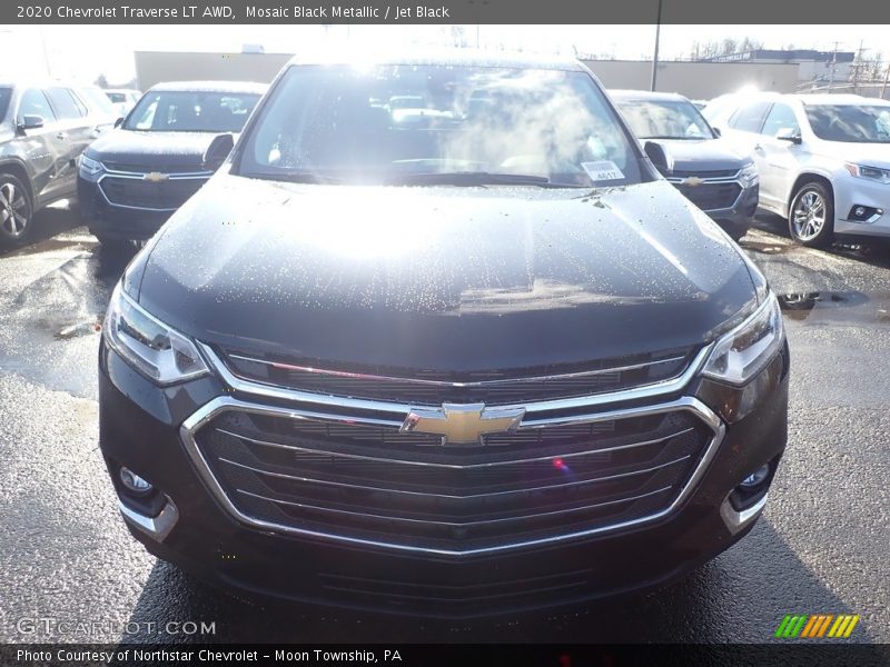 Mosaic Black Metallic / Jet Black 2020 Chevrolet Traverse LT AWD