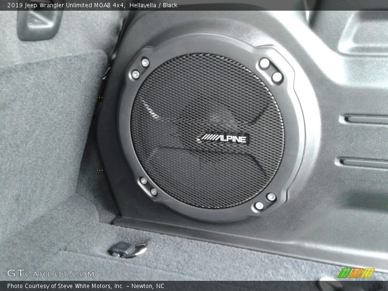 Audio System of 2019 Wrangler Unlimited MOAB 4x4