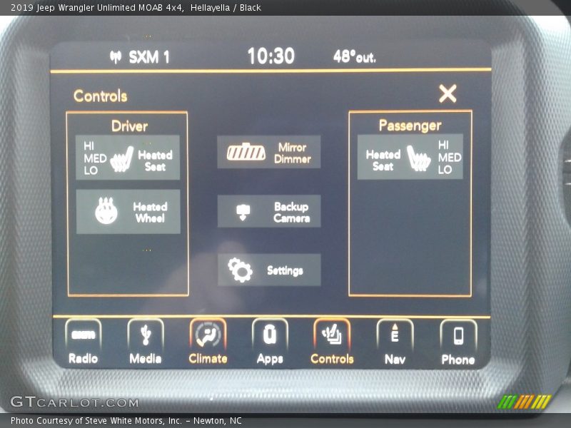 Controls of 2019 Wrangler Unlimited MOAB 4x4