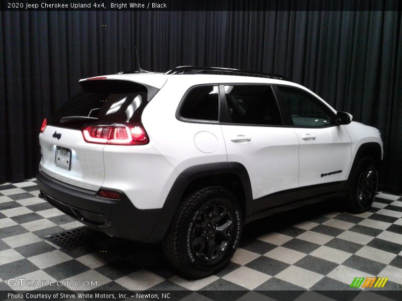 Bright White / Black 2020 Jeep Cherokee Upland 4x4