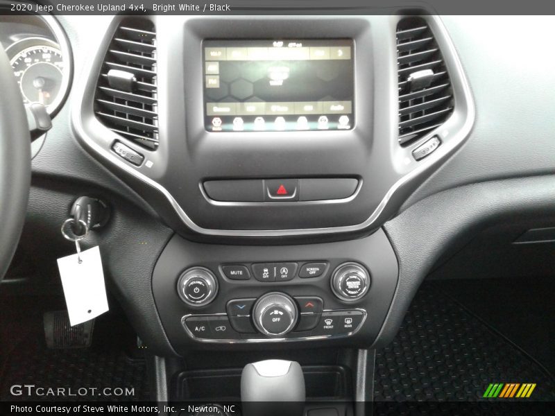 Bright White / Black 2020 Jeep Cherokee Upland 4x4
