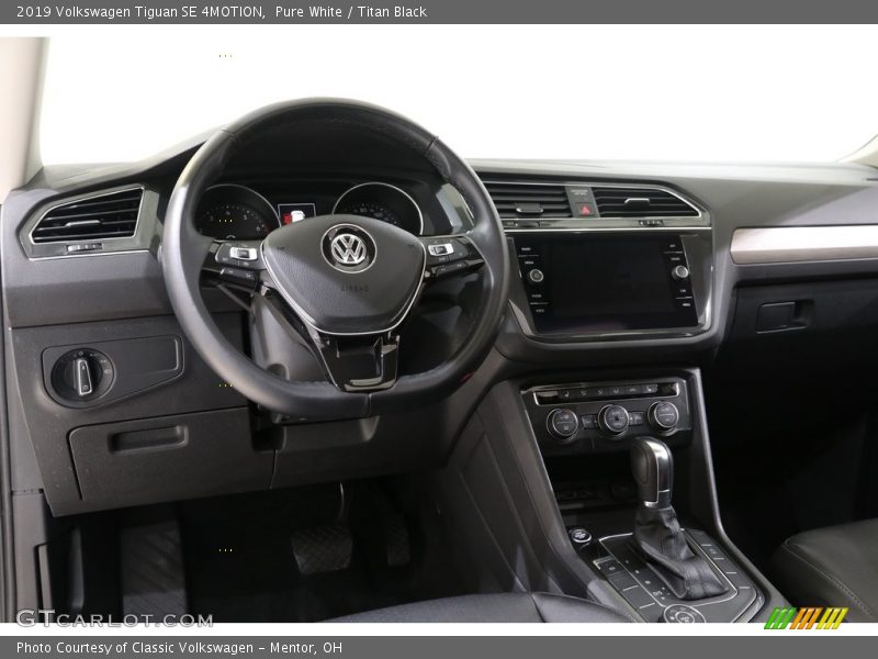 Dashboard of 2019 Tiguan SE 4MOTION