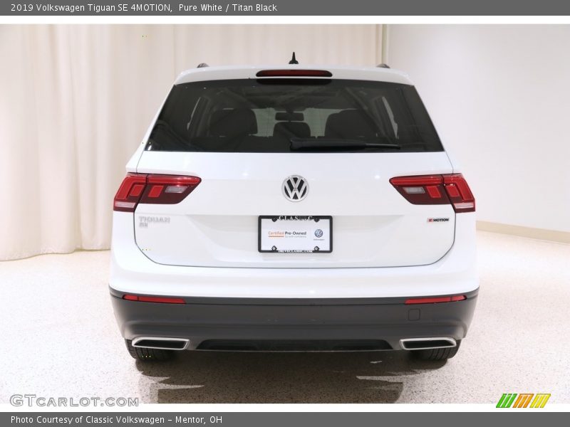 Pure White / Titan Black 2019 Volkswagen Tiguan SE 4MOTION