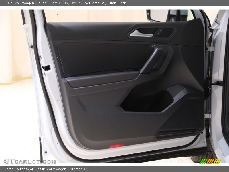 White Silver Metallic / Titan Black 2019 Volkswagen Tiguan SE 4MOTION