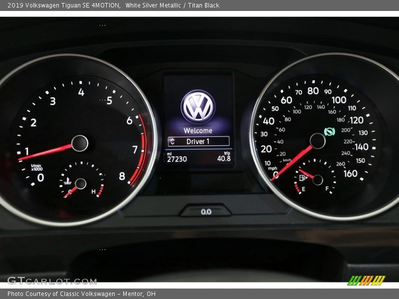 White Silver Metallic / Titan Black 2019 Volkswagen Tiguan SE 4MOTION