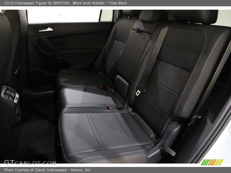 White Silver Metallic / Titan Black 2019 Volkswagen Tiguan SE 4MOTION