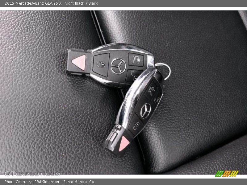 Night Black / Black 2019 Mercedes-Benz GLA 250