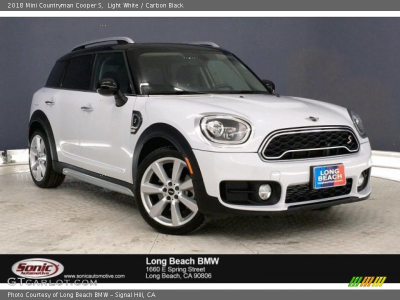 Light White / Carbon Black 2018 Mini Countryman Cooper S