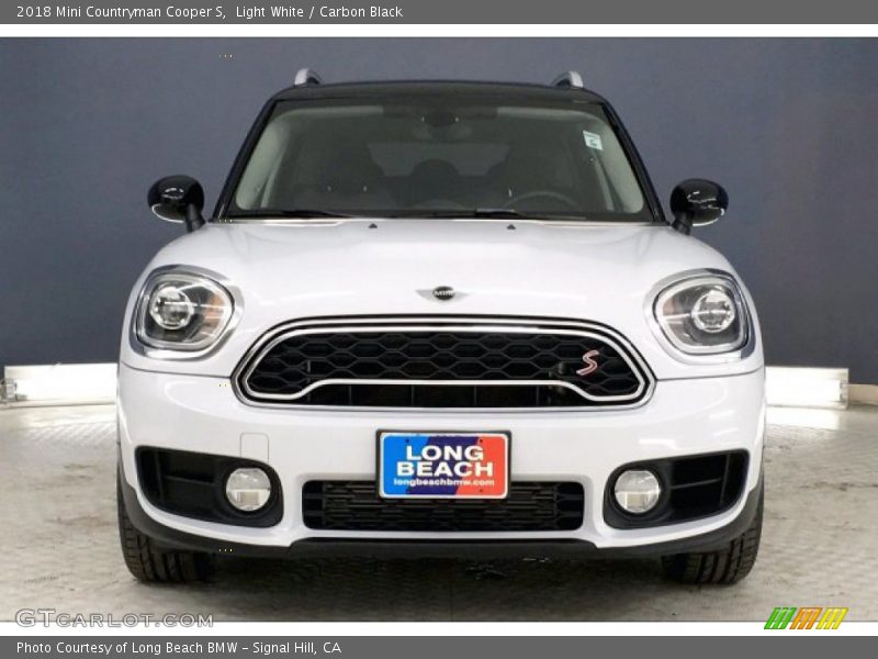 Light White / Carbon Black 2018 Mini Countryman Cooper S