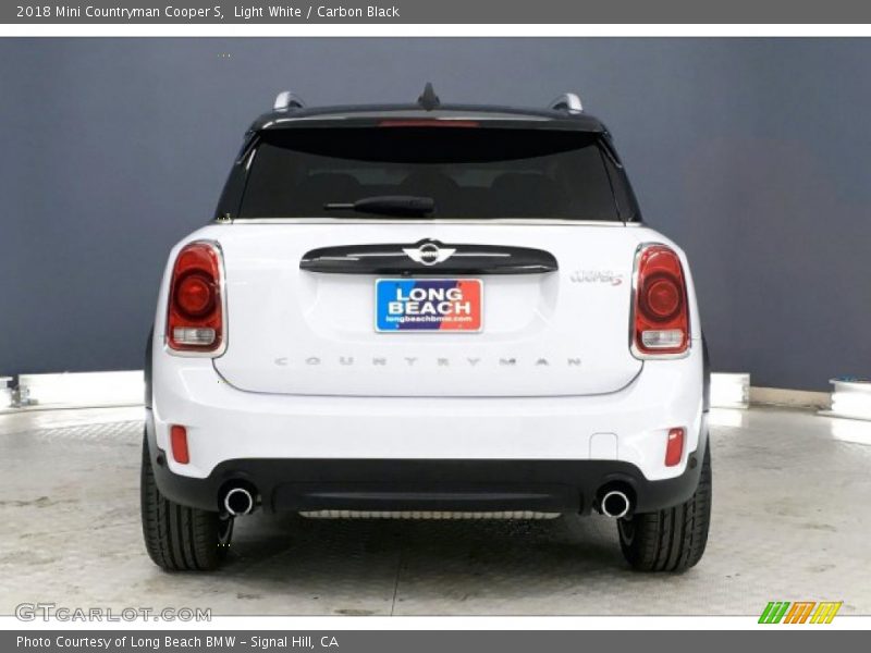 Light White / Carbon Black 2018 Mini Countryman Cooper S