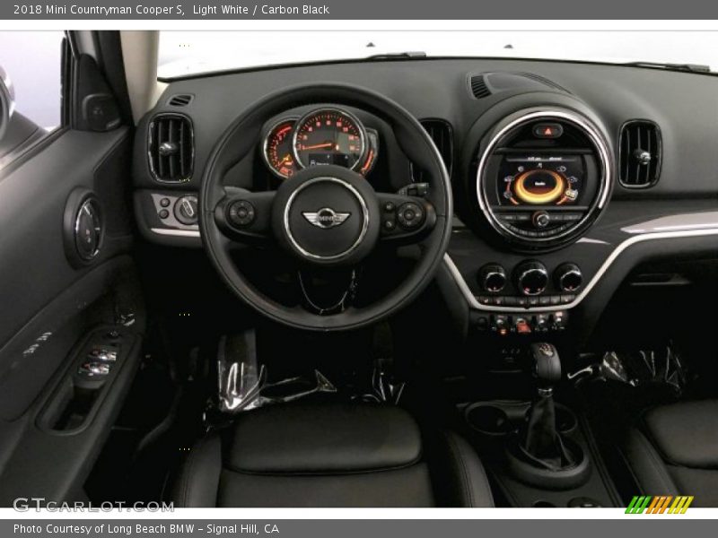 Light White / Carbon Black 2018 Mini Countryman Cooper S