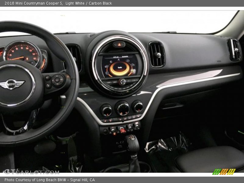 Light White / Carbon Black 2018 Mini Countryman Cooper S