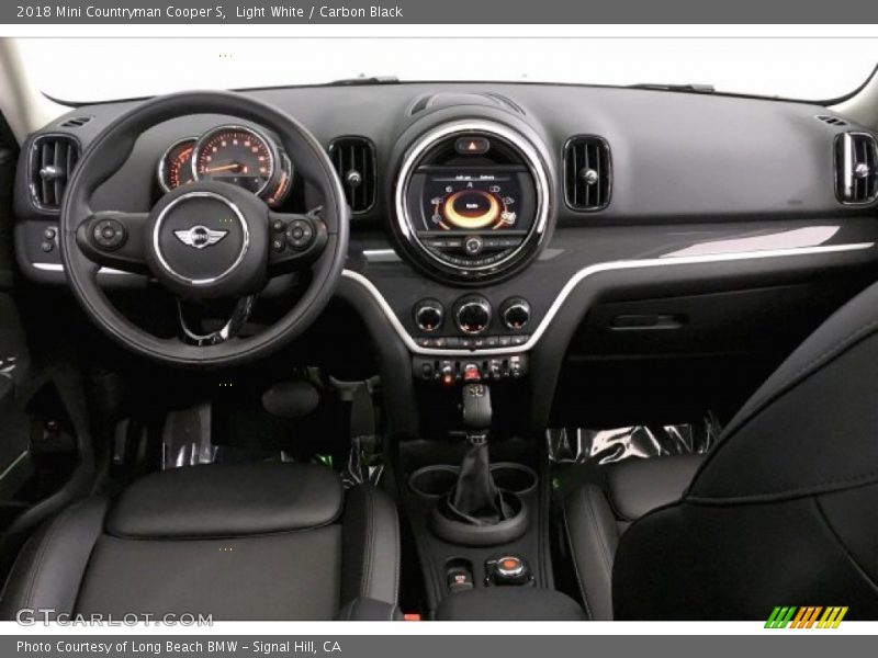 Dashboard of 2018 Countryman Cooper S