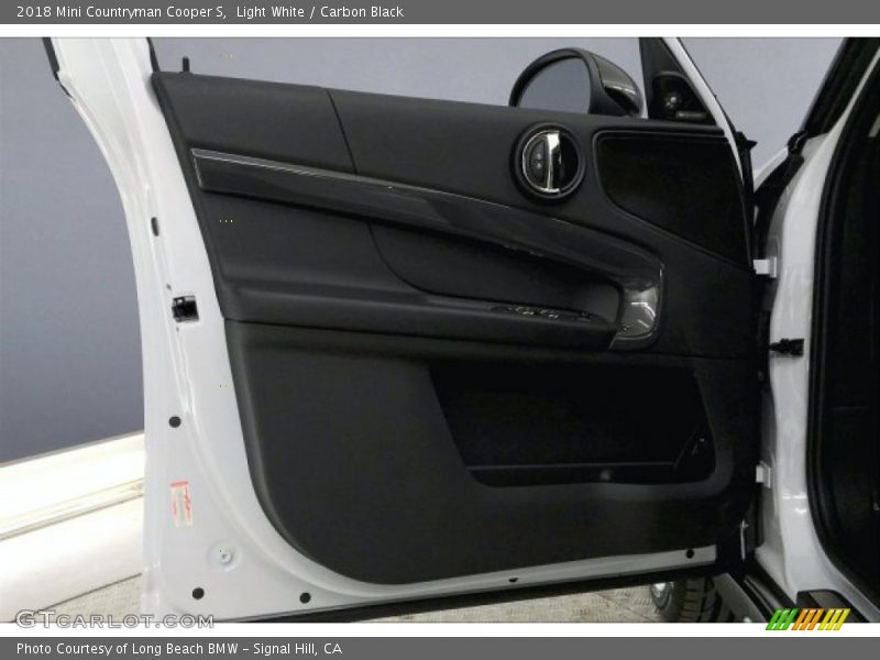 Door Panel of 2018 Countryman Cooper S