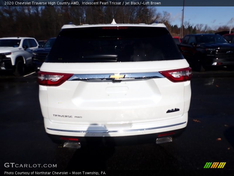 Iridescent Pearl Tricoat / Jet Black/­Loft Brown 2020 Chevrolet Traverse High Country AWD