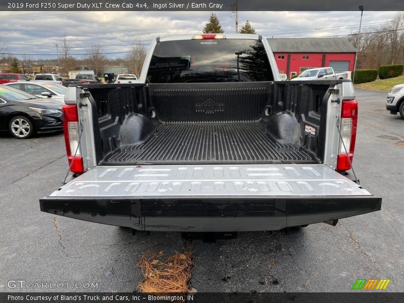 Ingot Silver / Earth Gray 2019 Ford F250 Super Duty XLT Crew Cab 4x4