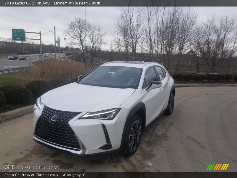 Eminent White Pearl / Birch 2019 Lexus UX 250h AWD