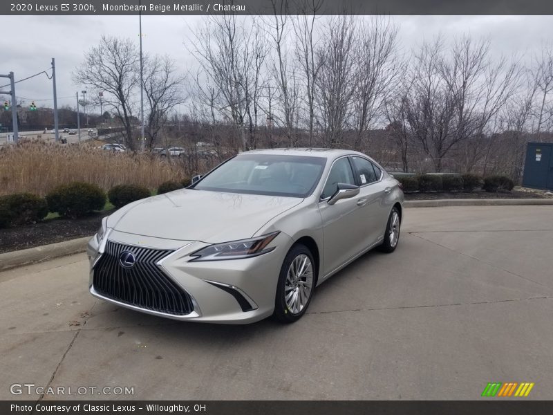 Front 3/4 View of 2020 ES 300h