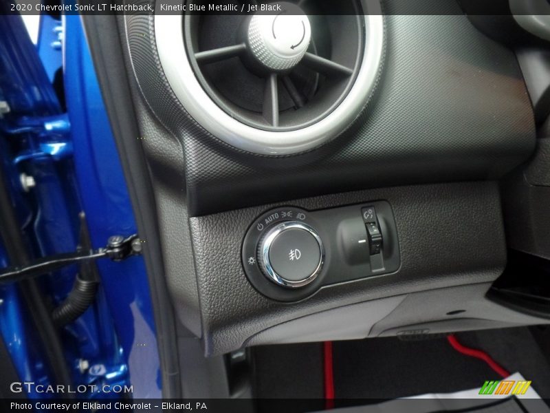 Kinetic Blue Metallic / Jet Black 2020 Chevrolet Sonic LT Hatchback