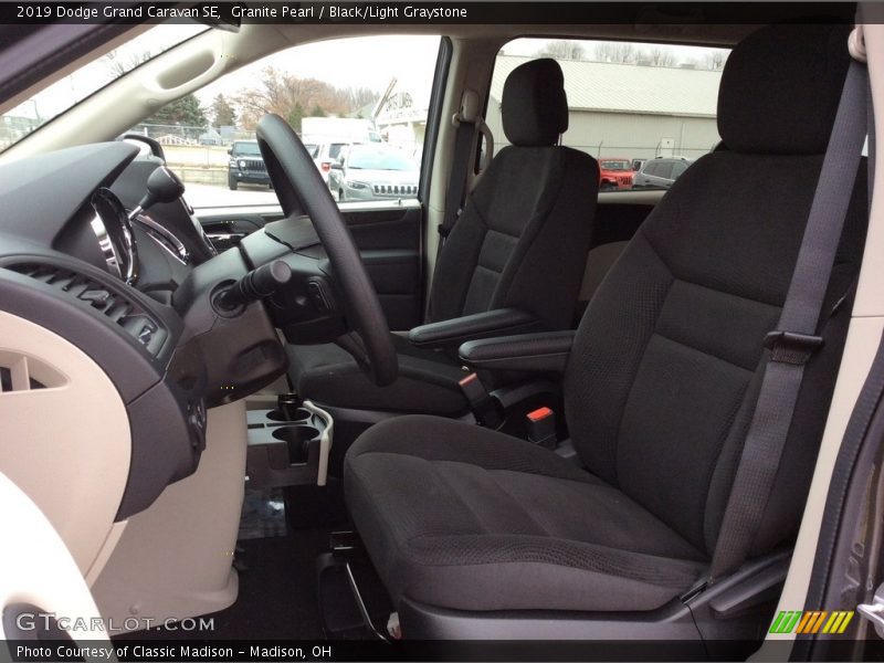 Granite Pearl / Black/Light Graystone 2019 Dodge Grand Caravan SE