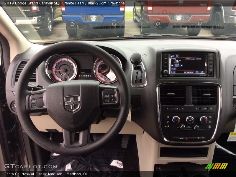 Granite Pearl / Black/Light Graystone 2019 Dodge Grand Caravan SE