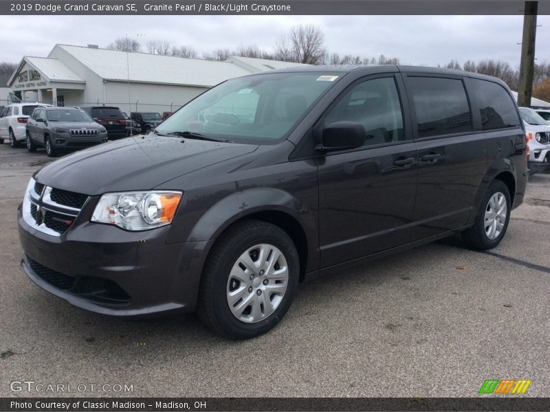 Granite Pearl / Black/Light Graystone 2019 Dodge Grand Caravan SE