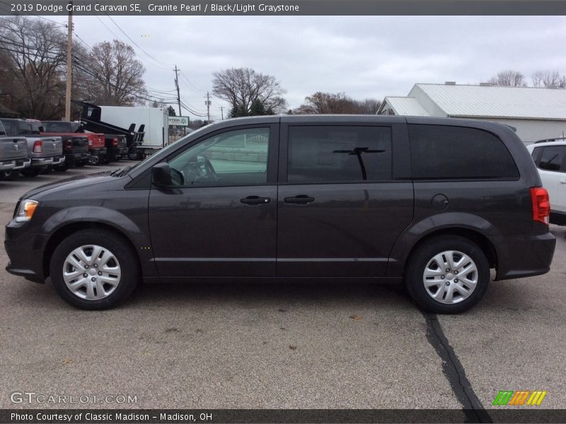 Granite Pearl / Black/Light Graystone 2019 Dodge Grand Caravan SE