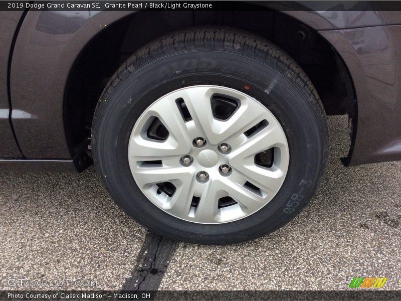 Granite Pearl / Black/Light Graystone 2019 Dodge Grand Caravan SE