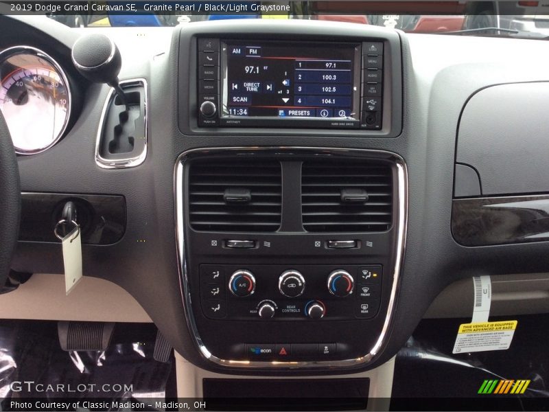 Granite Pearl / Black/Light Graystone 2019 Dodge Grand Caravan SE