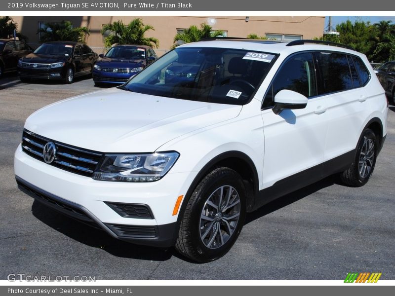 Pure White / Titan Black 2019 Volkswagen Tiguan SE 4MOTION