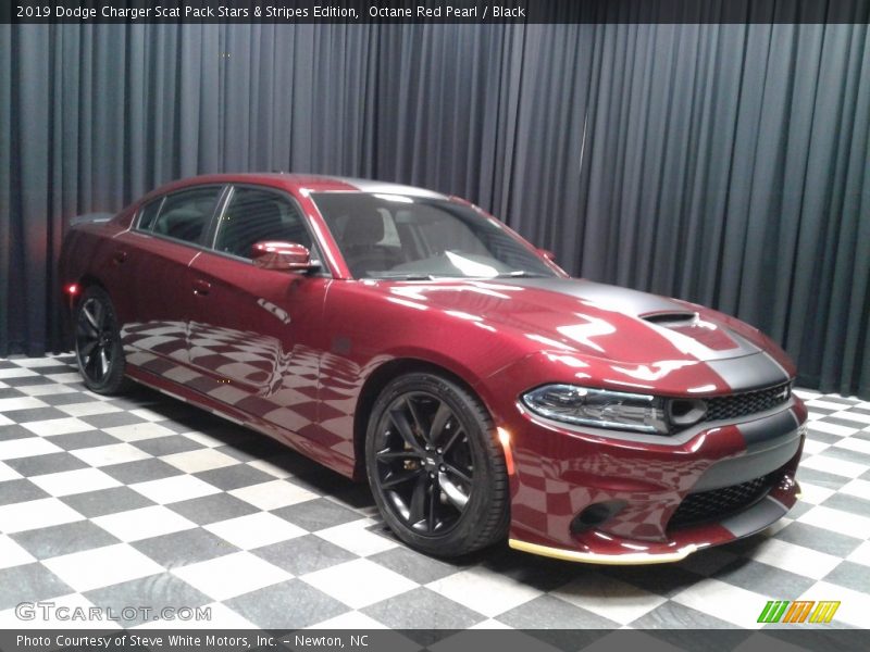 Front 3/4 View of 2019 Charger Scat Pack Stars & Stripes Edition