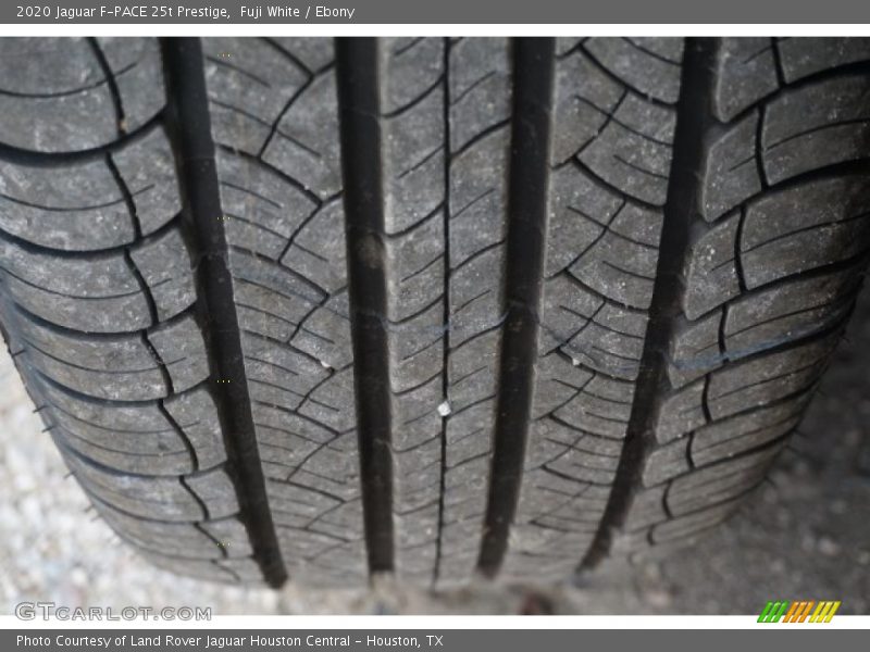 Fuji White / Ebony 2020 Jaguar F-PACE 25t Prestige