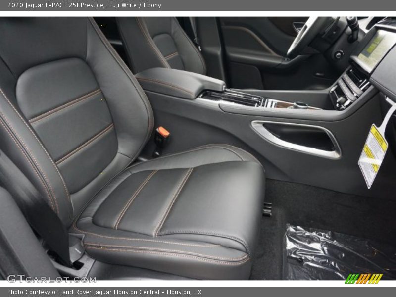 Fuji White / Ebony 2020 Jaguar F-PACE 25t Prestige