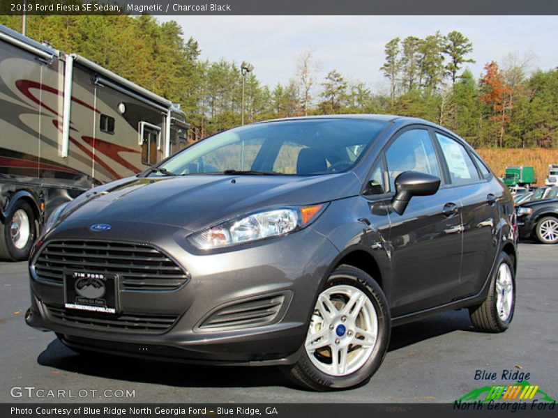 Magnetic / Charcoal Black 2019 Ford Fiesta SE Sedan