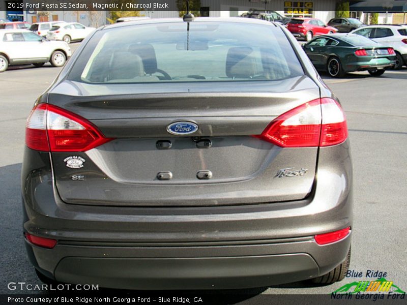 Magnetic / Charcoal Black 2019 Ford Fiesta SE Sedan